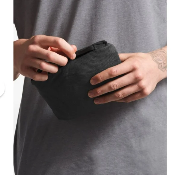 The North Face | Rolling Sun Gray Packable Shorts - Picture 2 of 7